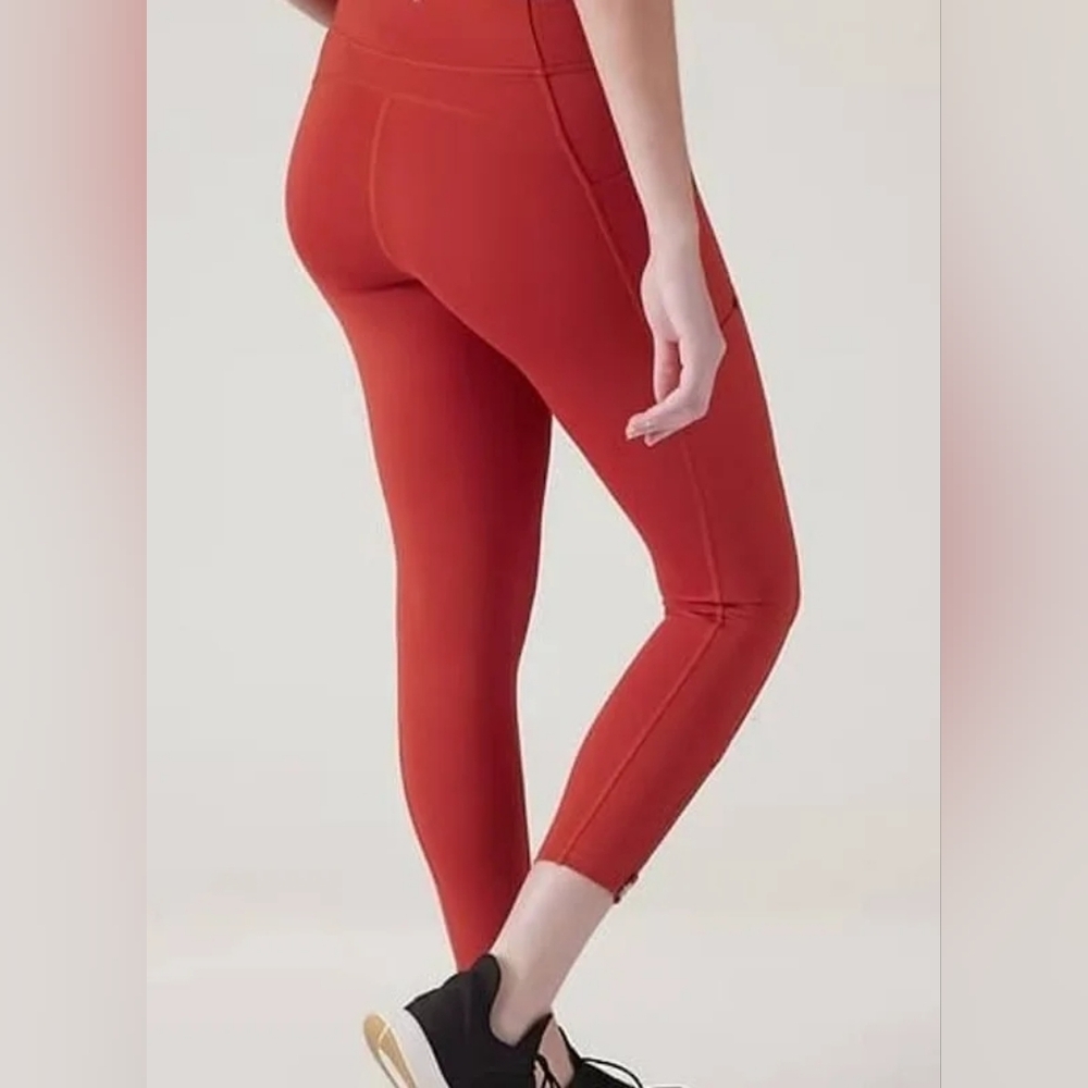 NWT Athleta Rainier Unbrushed Cargo 7/8 Tight Leggings